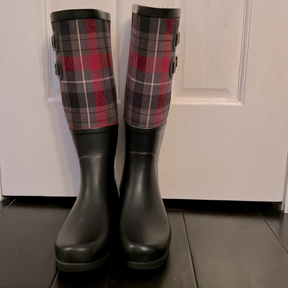 Ugg tall Rainboots size 8 - Picture 2 of 12